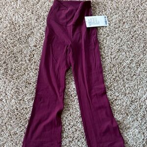 New Women's Lululemon Groove Pant SHR Flare Nulu -REDMR (Red Merlot) - Size 2